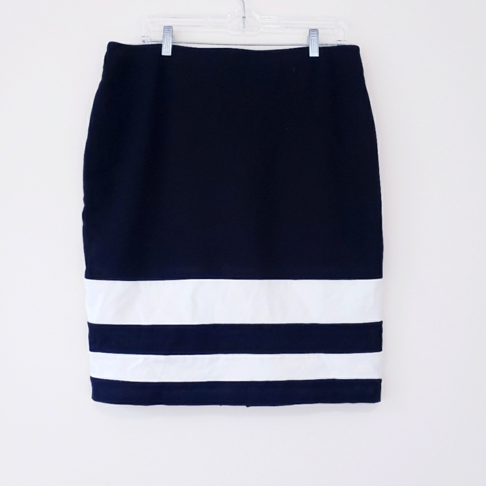 White House Black Market Knee Length Stripe Pencil Skirt Size 12 Stretchy